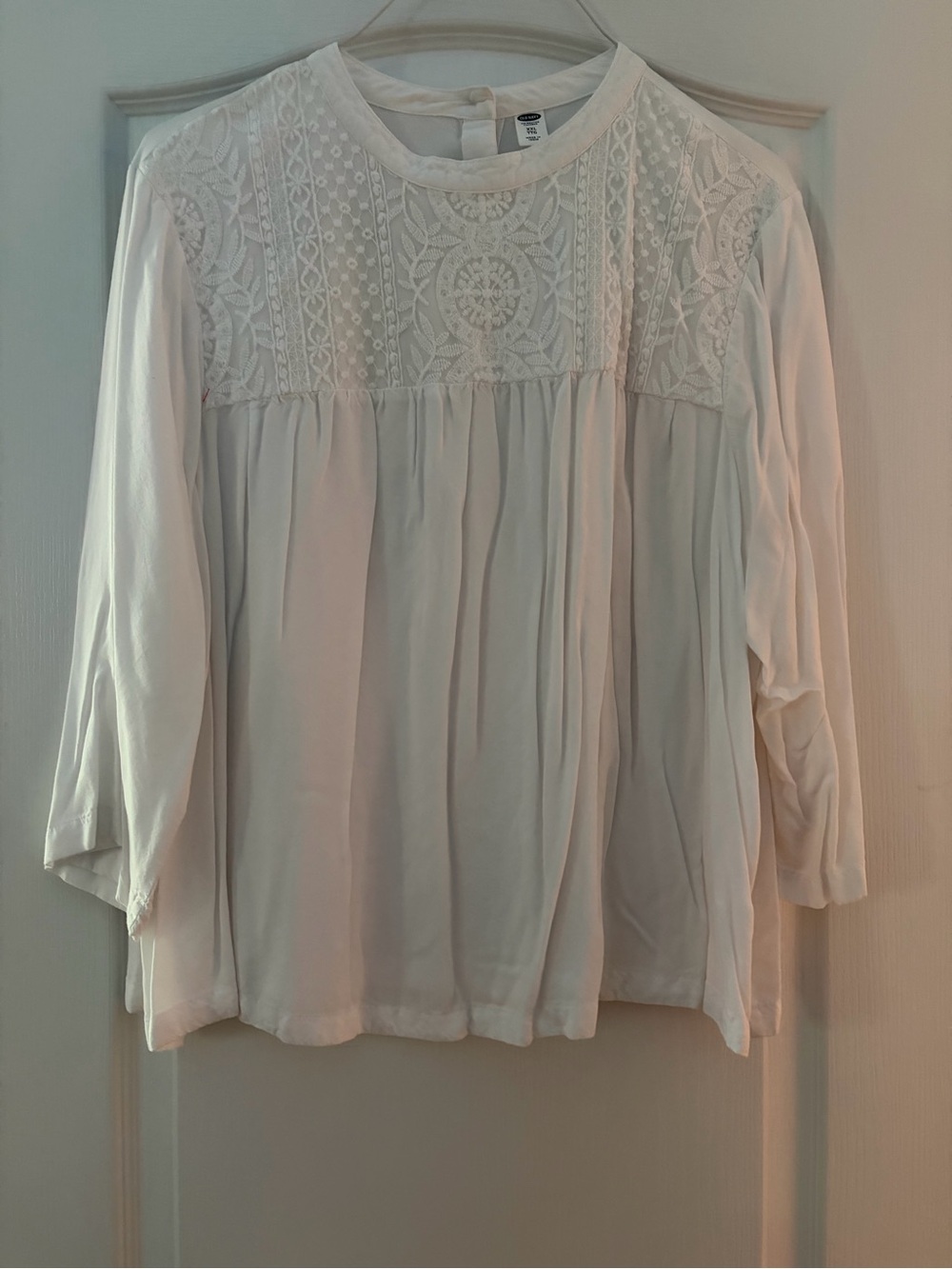 Old Navy Ivory Lace Yoke Peasant Blouse